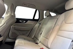 harmaa Volvo V60 2020 kuva 10.