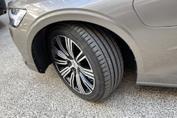 harmaa Volvo V60 2020 kuva 13.