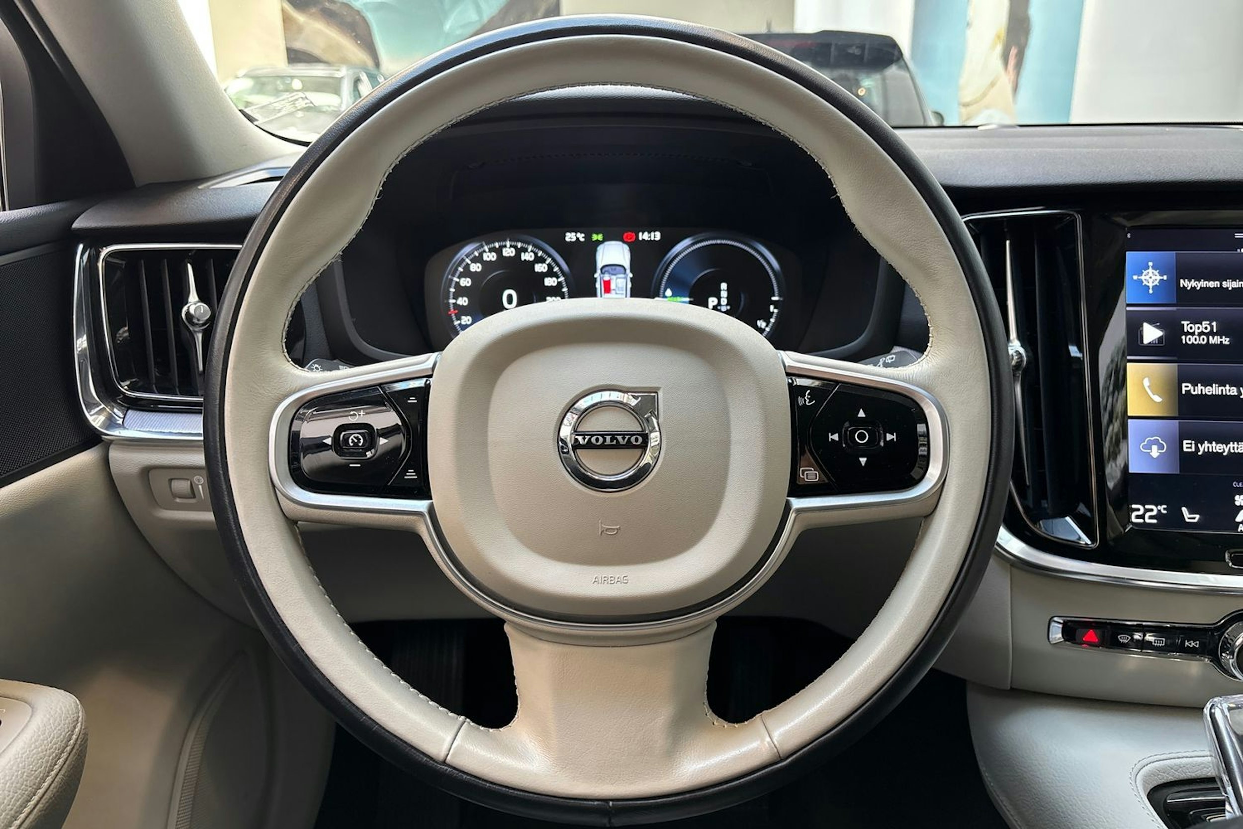 harmaa Volvo V60 2020 kuva 19.