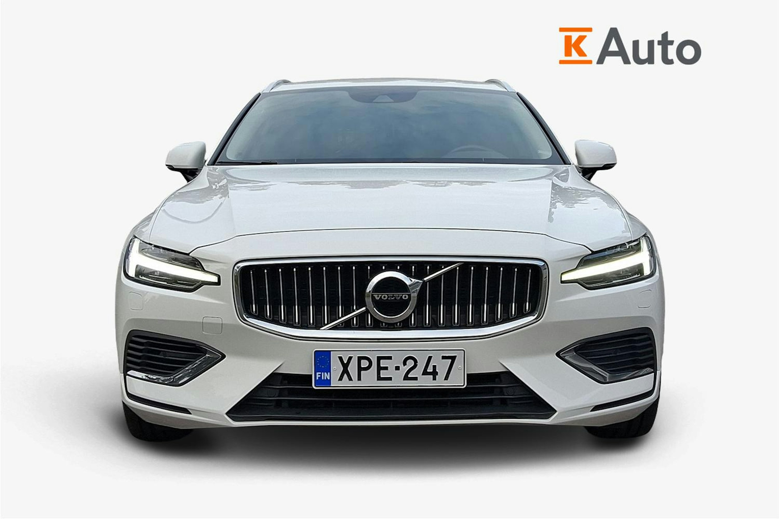 valkoinen Volvo V60 2020 kuva 5.