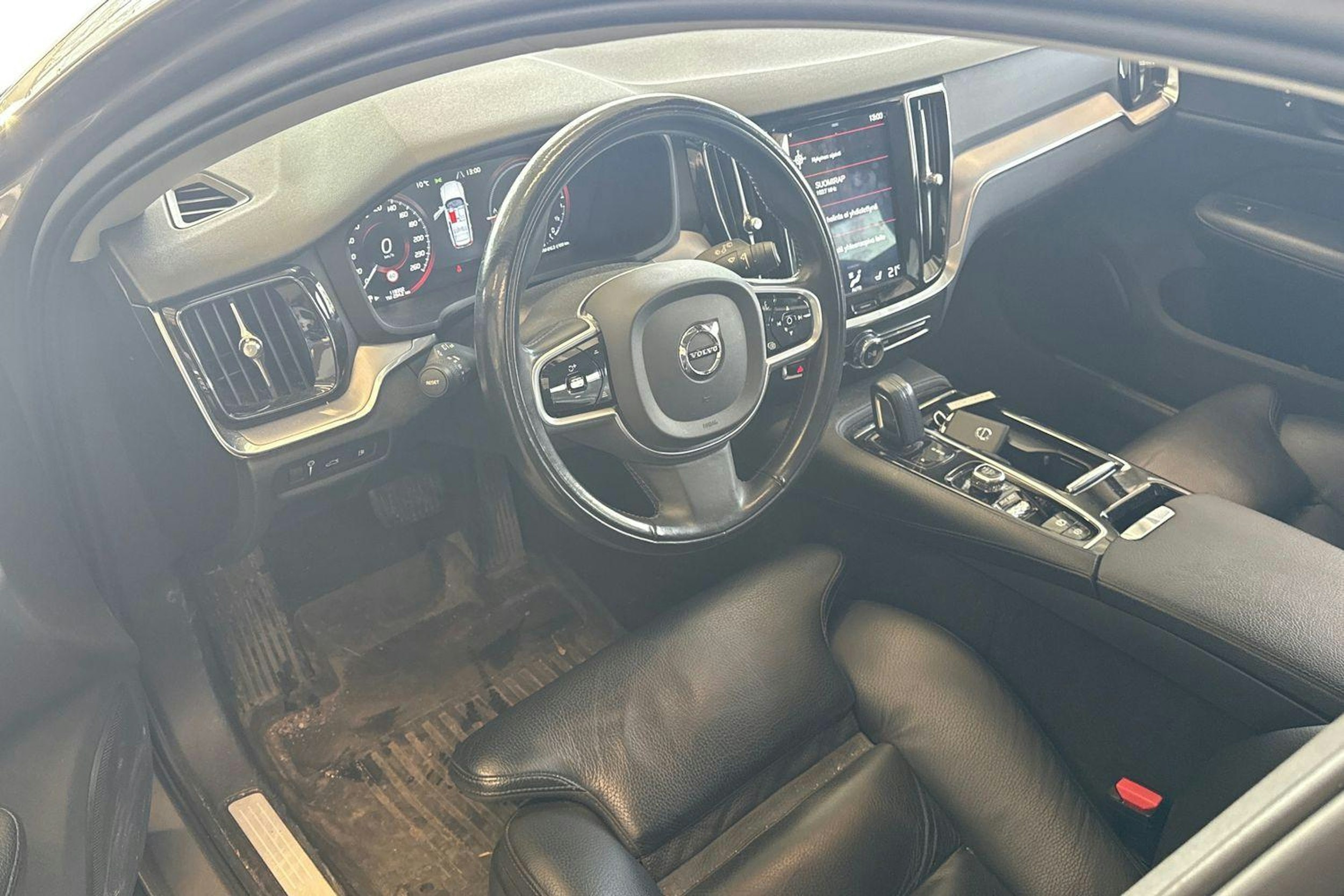 harmaa Volvo V60 2020 kuva 3.