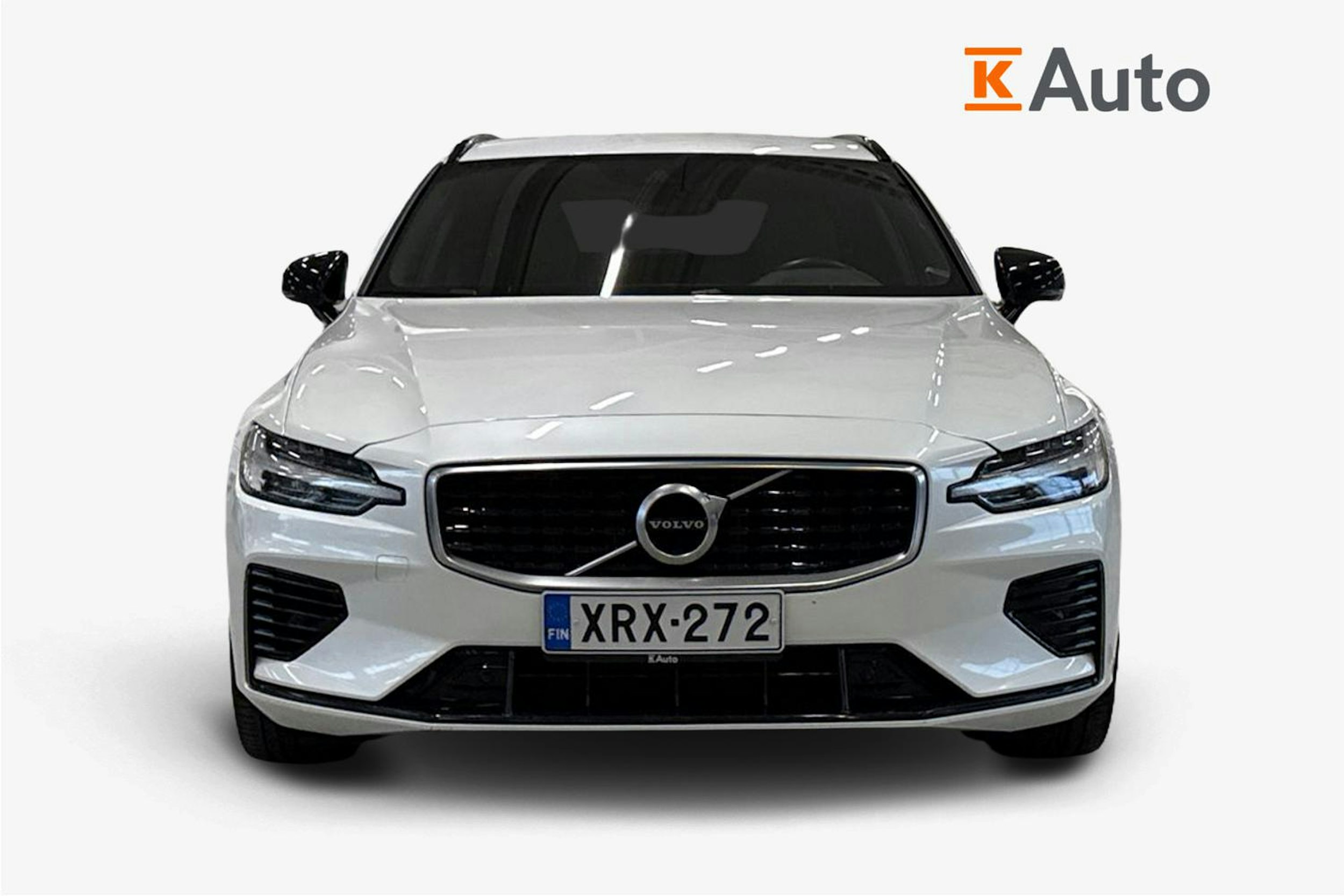 valkoinen Volvo V60 2020 kuva 5.
