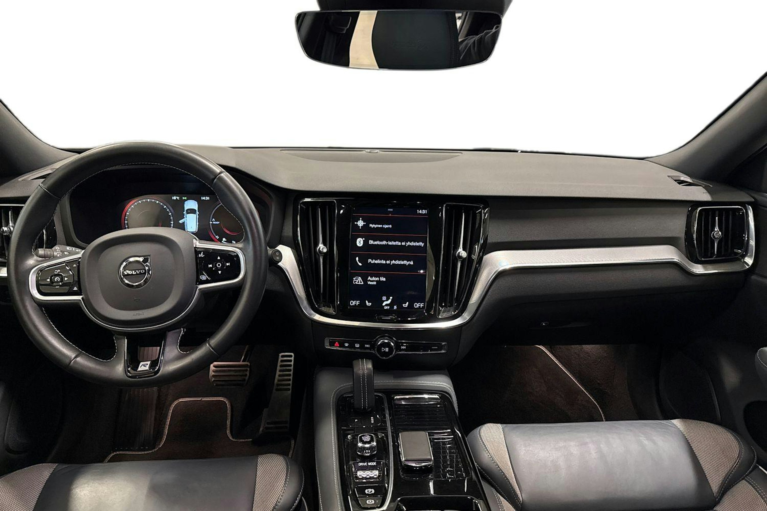 valkoinen Volvo V60 2020 kuva 9.