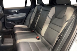 valkoinen Volvo V60 2020 kuva 10.