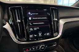 valkoinen Volvo V60 2020 kuva 19.