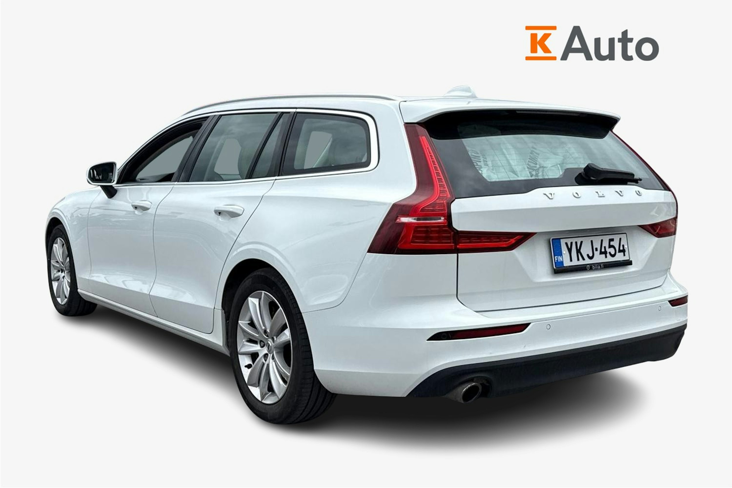 valkoinen Volvo V60 2020 kuva 2.