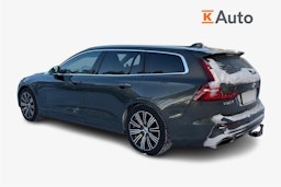 harmaa Volvo V60 2020 kuva 2.