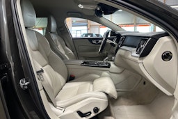 harmaa Volvo V60 2020 kuva 13.