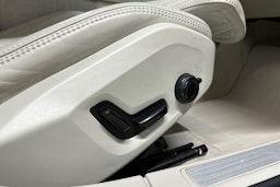 harmaa Volvo V60 2020 kuva 14.