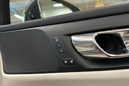 harmaa Volvo V60 2020 kuva 15.