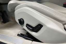 harmaa Volvo V60 2020 kuva 18.