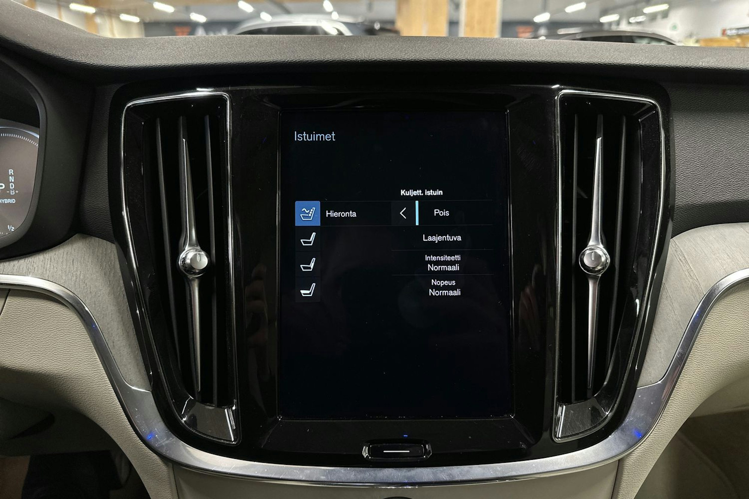 harmaa Volvo V60 2020 kuva 21.