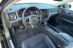 musta Volvo V60 2020 kuva 3.
