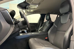musta Volvo V60 2020 kuva 12.