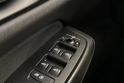 musta Volvo V60 2020 kuva 19.