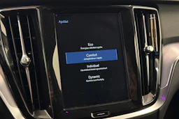 musta Volvo V60 2020 kuva 27.