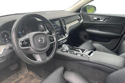musta Volvo V60 2020 kuva 3.