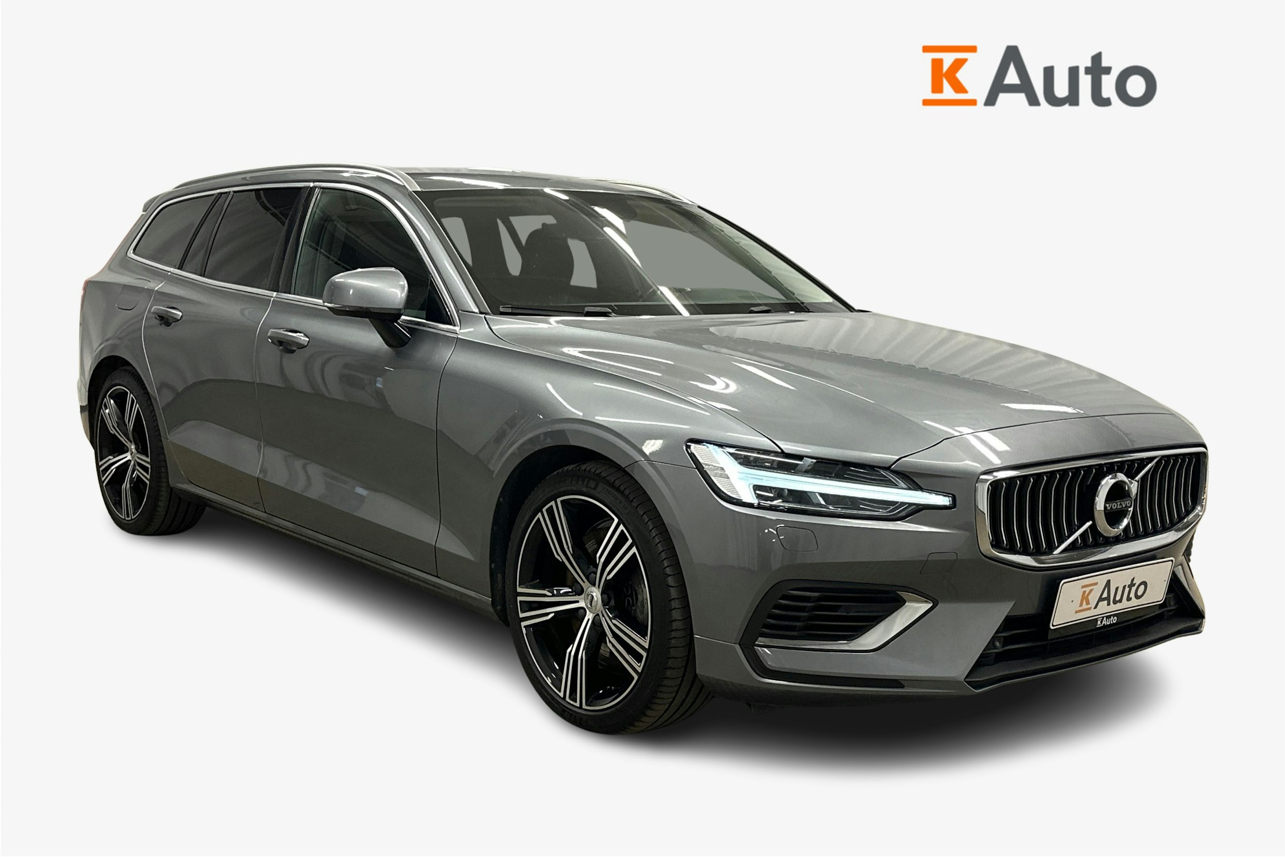 harmaa Volvo V60 2021 kuva 1.