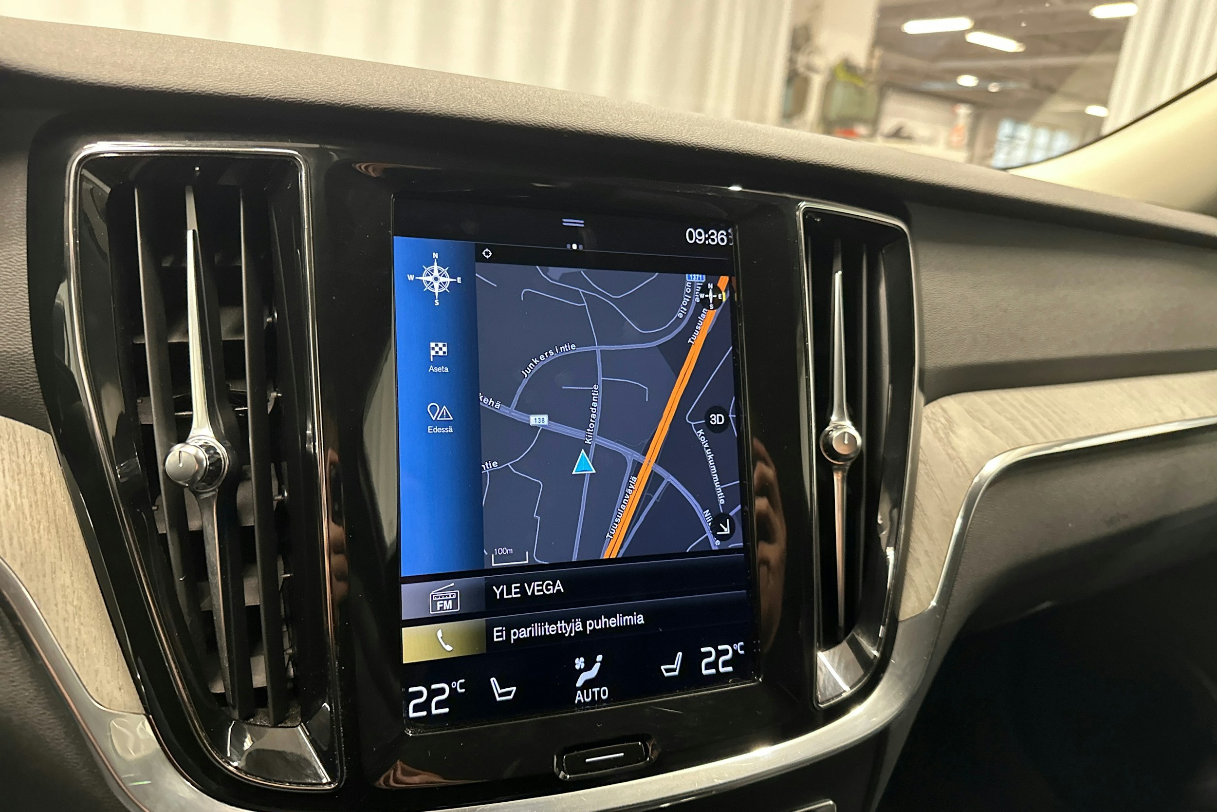harmaa Volvo V60 2021 kuva 19.