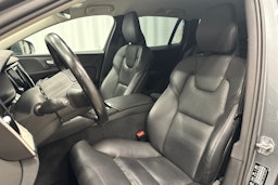 harmaa Volvo V60 2021 kuva 27.