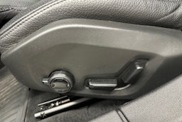 harmaa Volvo V60 2021 kuva 28.