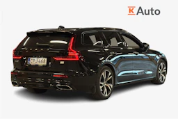 musta Volvo V60 2021 kuva 2.