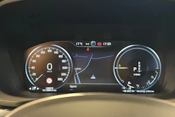 musta Volvo V60 2021 kuva 6.
