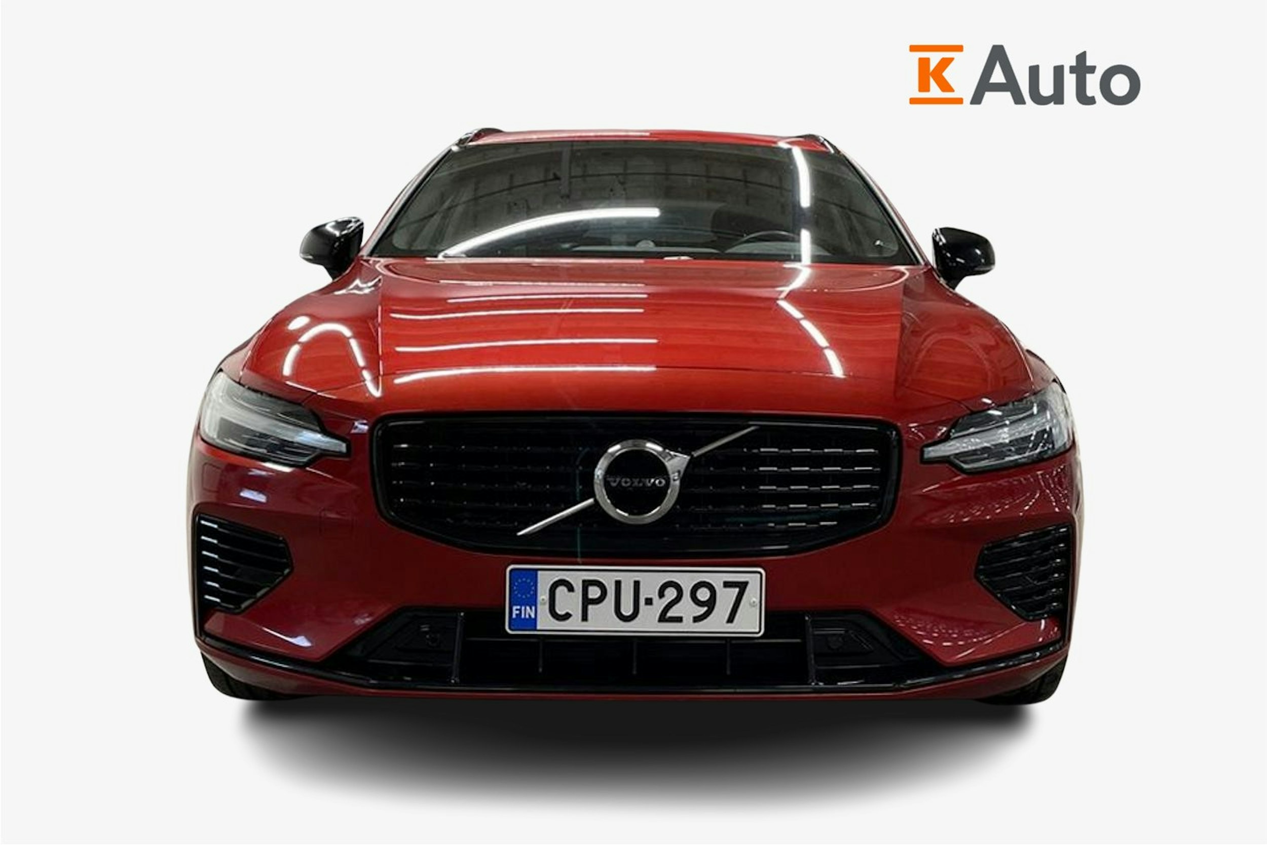 punainen Volvo V60 2022 kuva 5.