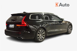 musta Volvo V60 2022 kuva 2.