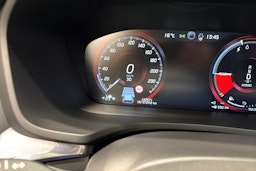 Valkoinen Volvo V60 2021 kuva 19.