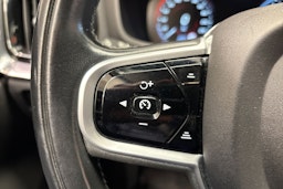 Valkoinen Volvo V60 2021 kuva 20.