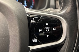 Valkoinen Volvo V60 2021 kuva 21.