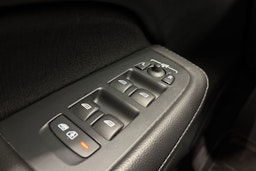 Valkoinen Volvo V60 2021 kuva 23.