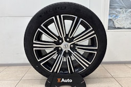 Valkoinen Volvo V60 2021 kuva 27.