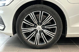 Valkoinen Volvo V60 2021 kuva 36.