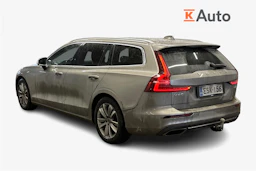 harmaa Volvo V60 2021 kuva 2.