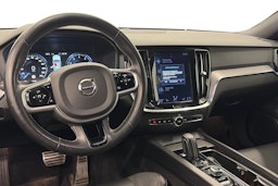 met. valkoinen Volvo V60 2021 kuva 7.