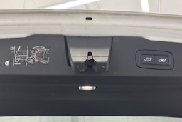 met. valkoinen Volvo V60 2021 kuva 15.