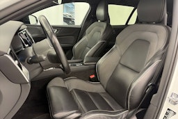 met. valkoinen Volvo V60 2021 kuva 16.