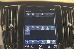 met. valkoinen Volvo V60 2021 kuva 23.