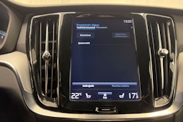 met. valkoinen Volvo V60 2021 kuva 26.