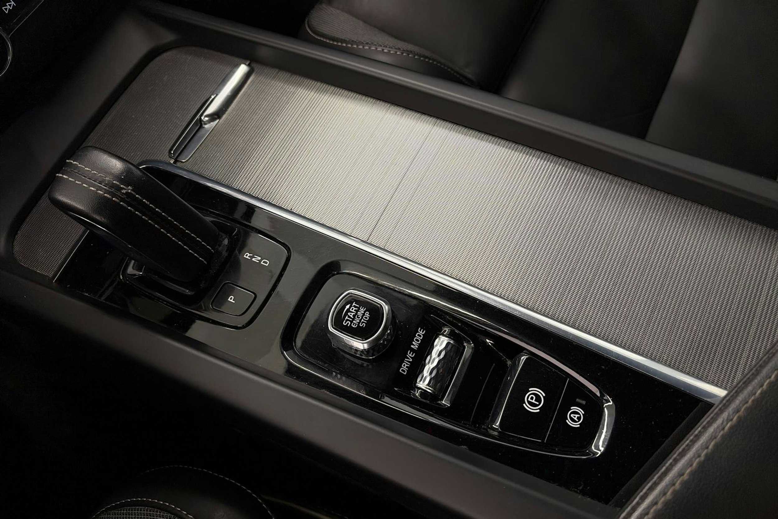 met. valkoinen Volvo V60 2021 kuva 27.