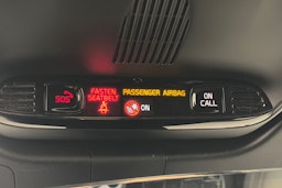 met. valkoinen Volvo V60 2021 kuva 28.