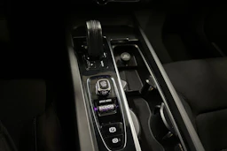 met. musta Volvo V60 2021 kuva 16.