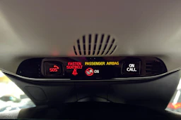 met. musta Volvo V60 2021 kuva 17.