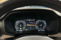 met. musta Volvo V60 2021 kuva 18.