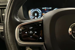 met. musta Volvo V60 2021 kuva 19.