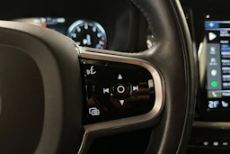 met. musta Volvo V60 2021 kuva 20.