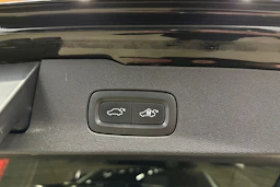 met. musta Volvo V60 2021 kuva 23.