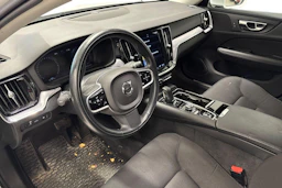 valkoinen Volvo V60 2021 kuva 3.